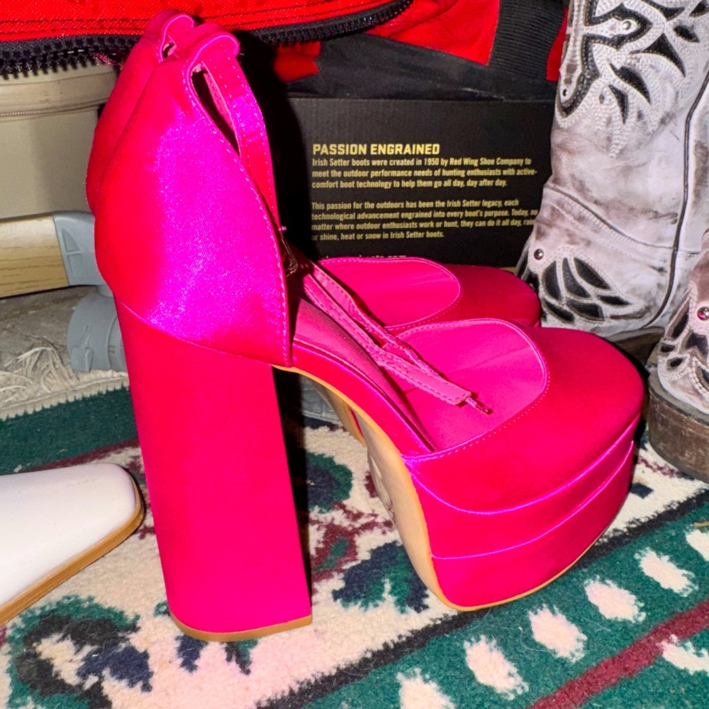 Heals PINK